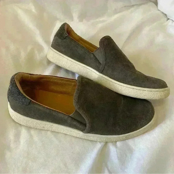 UGG Slip On Sneakers Casual Suede Charcoal Gray pre-owned sz 7.5 great c… - Picture 4 of 11